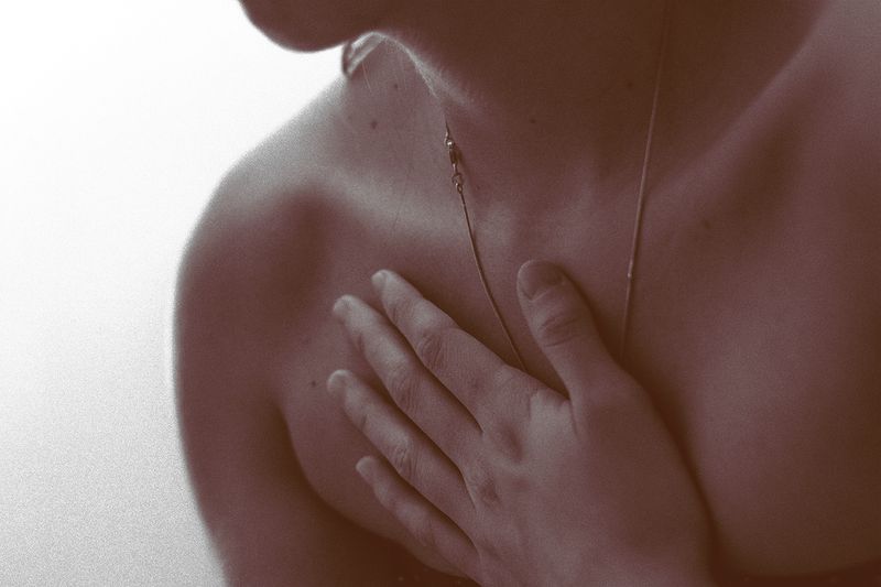 © Ariana Suárez - Image from the Love is a candle flame, it fades away photography project