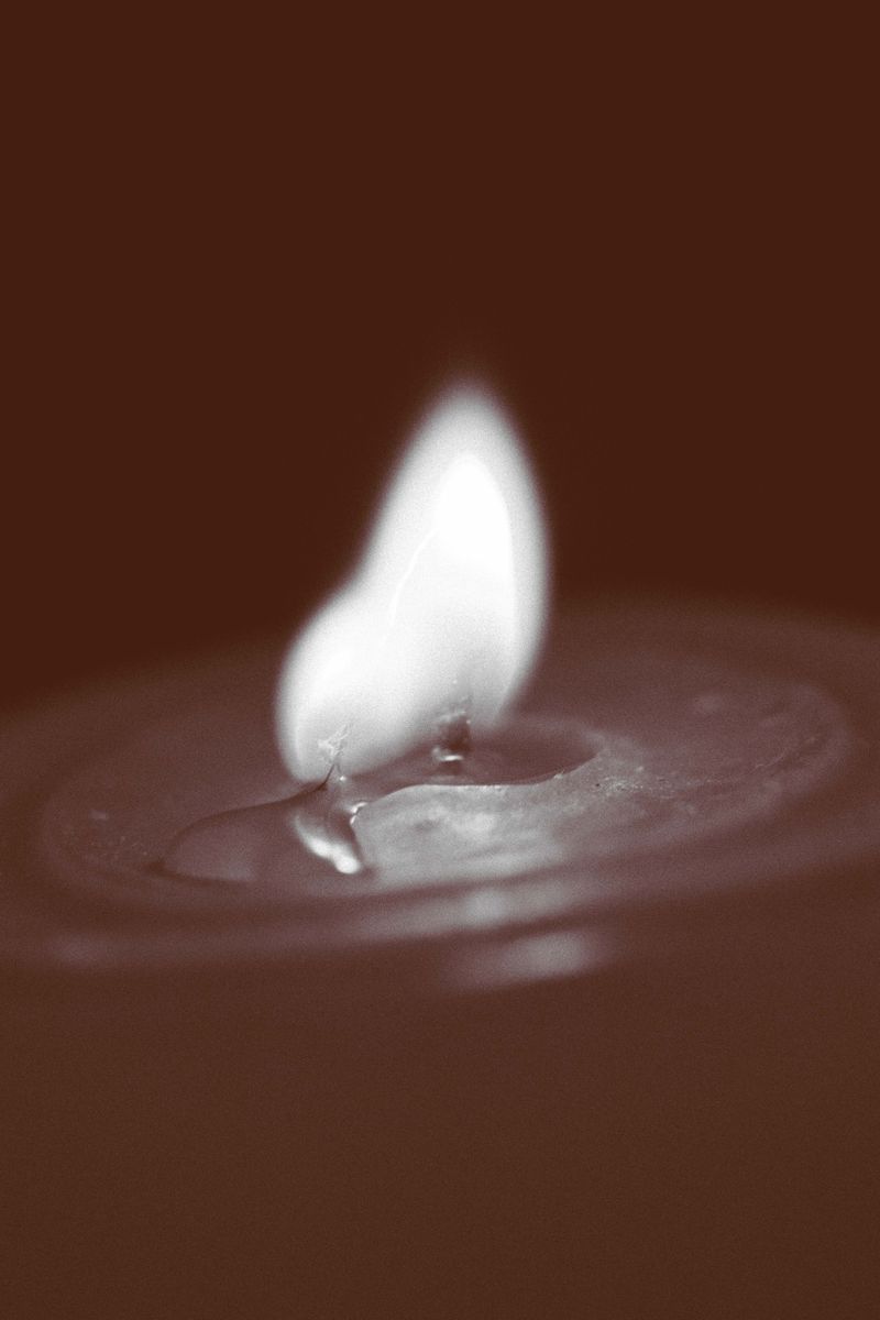 © Ariana Suárez - Image from the Love is a candle flame, it fades away photography project