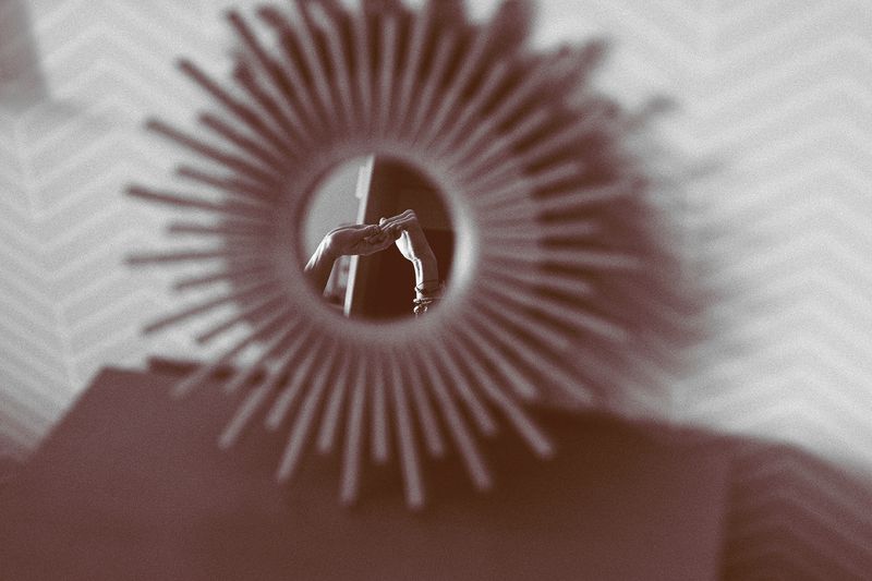 © Ariana Suárez - Image from the Love is a candle flame, it fades away photography project