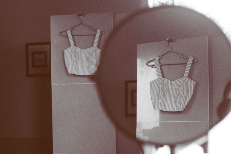 © Ariana Suárez - Image from the Love is a candle flame, it fades away photography project