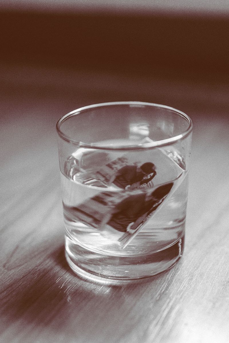 © Ariana Suárez - Image from the Love is a candle flame, it fades away photography project