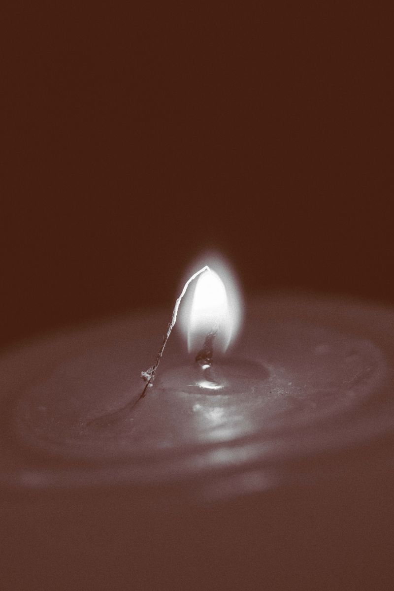 © Ariana Suárez - Image from the Love is a candle flame, it fades away photography project