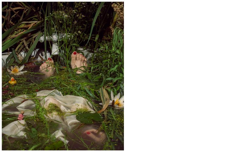 © Anna Tihanyi - Image from the Motherland photography project