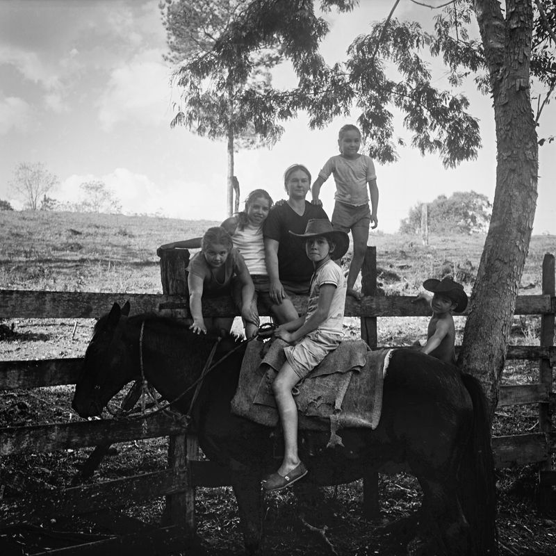 © Mercedes Cotoli - Borges family portrait on one of my first visits to Barrerito in 2011.