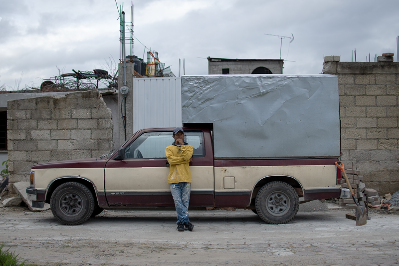 © Evelyn Corte Espinosa - Chuco another of the participants, waiting outside his house while I carried out the session