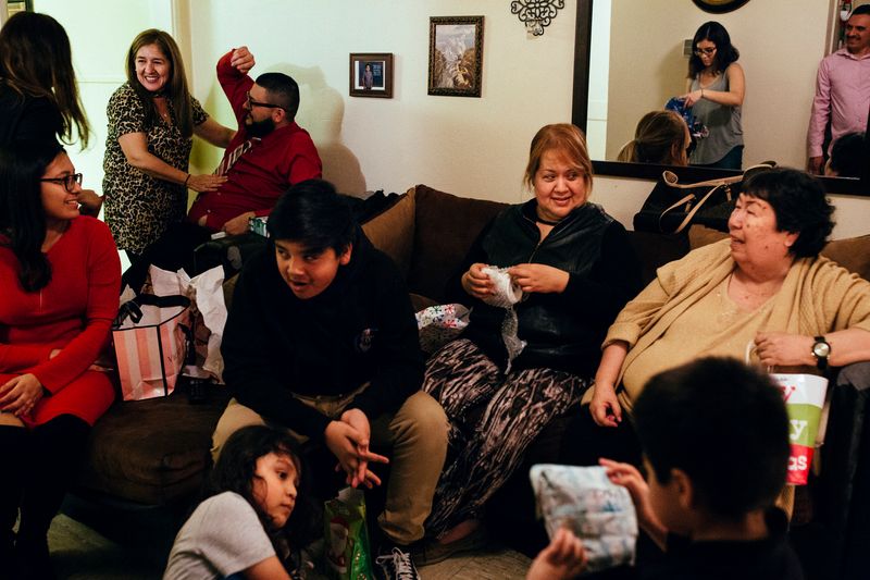 © Sara Lewkowicz - Image from the Cheering on the Border photography project