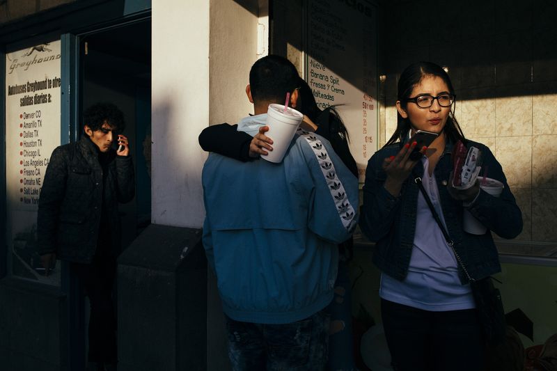 © Sara Lewkowicz - Image from the Cheering on the Border photography project