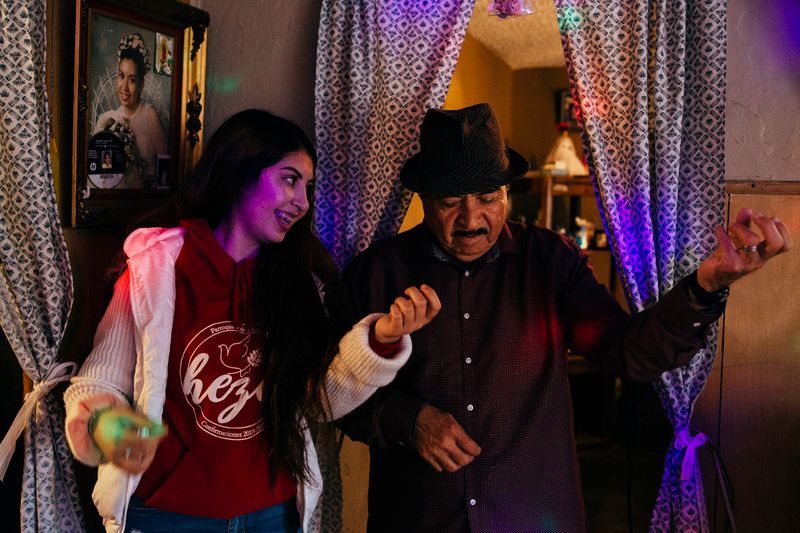 © Sara Lewkowicz - Image from the Cheering on the Border photography project