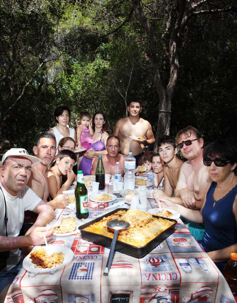 © Niccolò Rastrelli - Image from the Il pranzo della Domenica (Sunday lunch) photography project