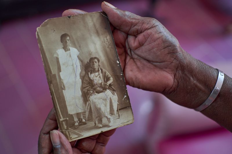 © Natalia Favre - Image from the The women of Ifá Iranlowo photography project