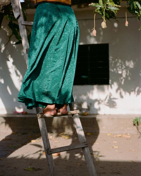 © Jahel Guerra Roa - Abril wears a meaningful garment from her family, it mango season when we met.