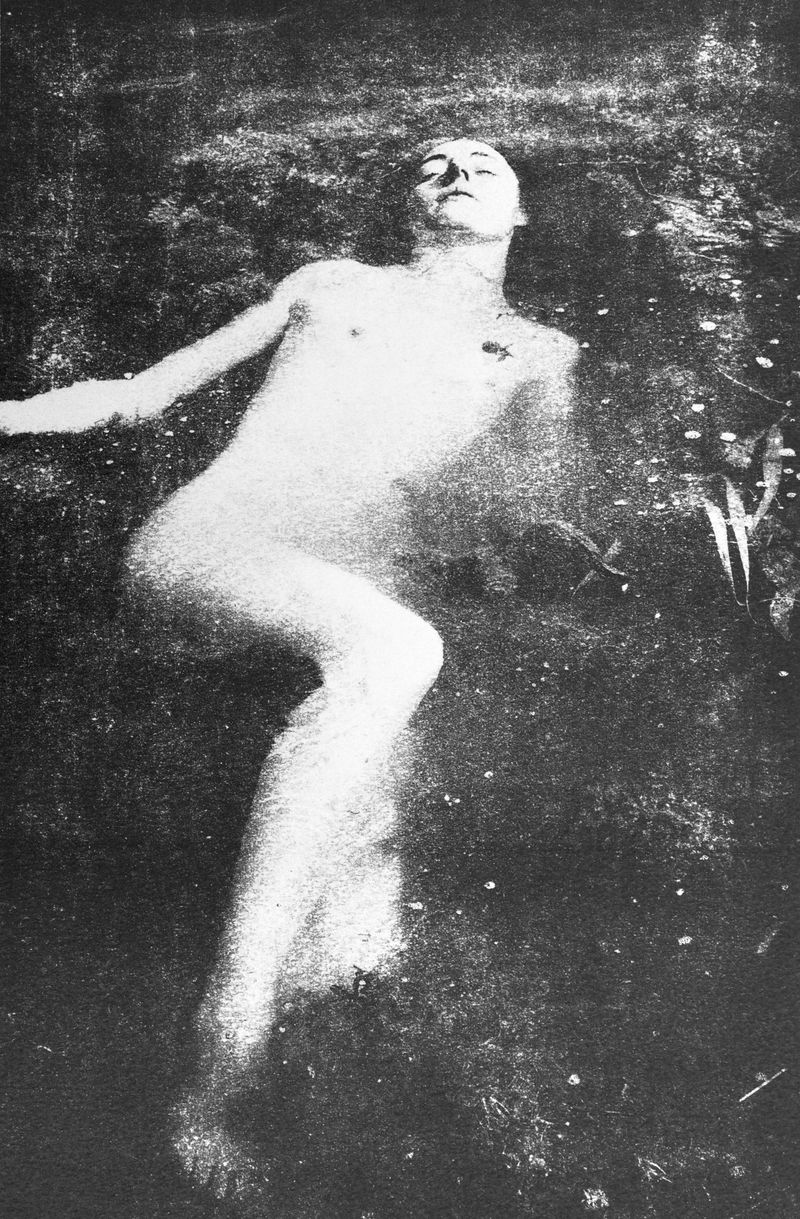 © Ayline Olukman - Image from the tell me about the immense sea photography project