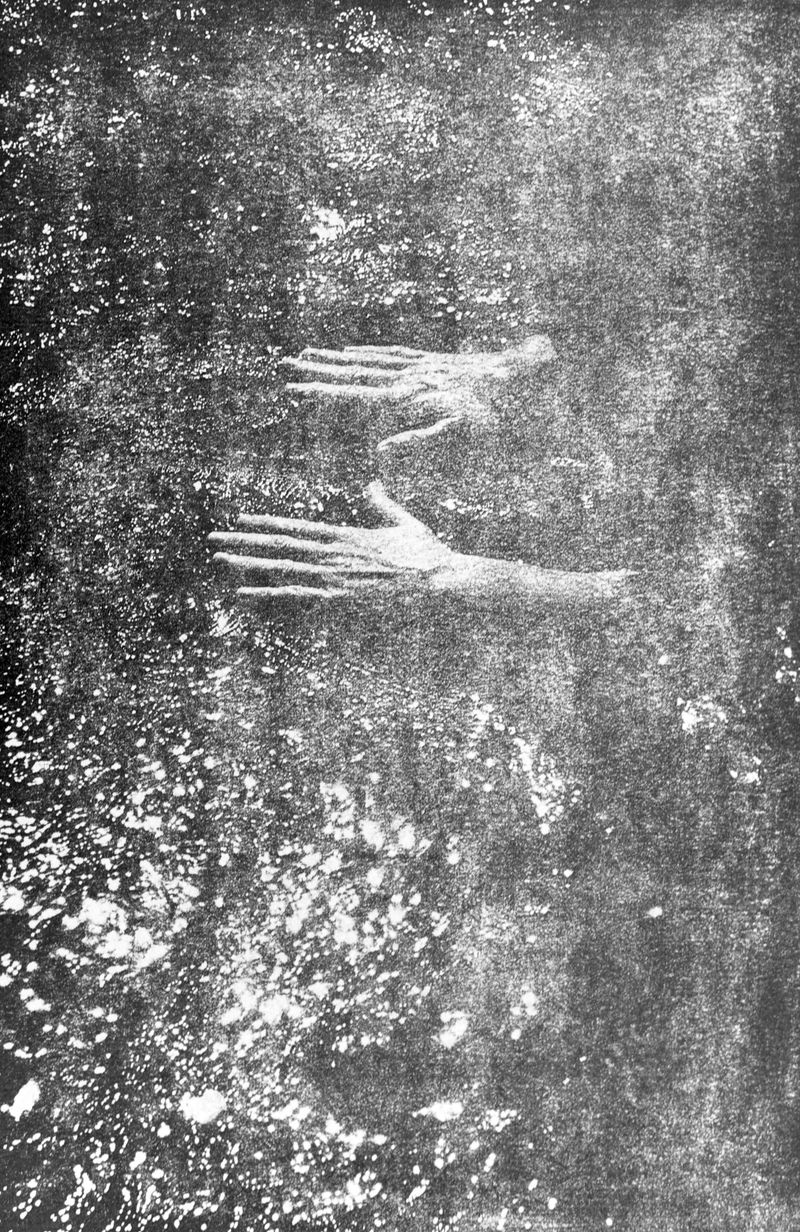 © Ayline Olukman - Image from the tell me about the immense sea photography project