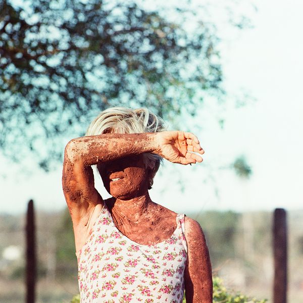 © Paula Herrera Nóbile - Autorretrato con barro de Iatp