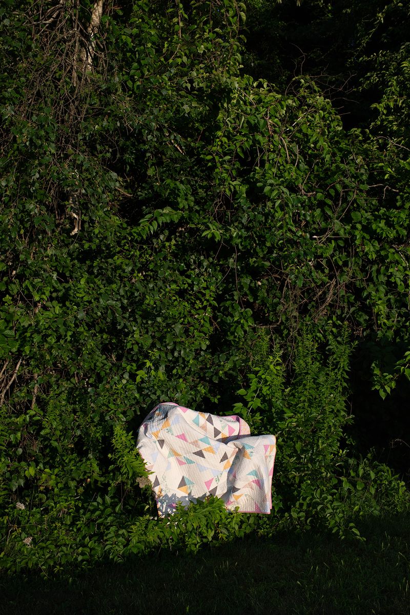 © Alice Proujansky - Suzy Quilts’ Summer Haze Pattern, Northfield, MA, 2023. Inkjet Print, 15 x 22 in.