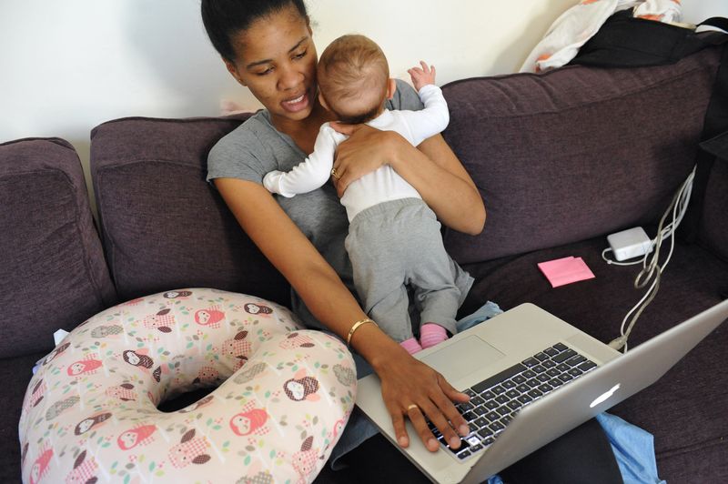 © Alice Proujansky - Image from the speculum: abortion, birth and motherhood photography project