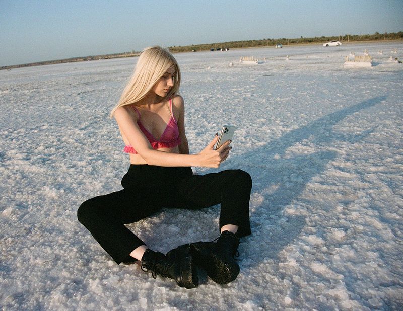 © Ira Lupu - Image from the On Dreams and Screens photography project