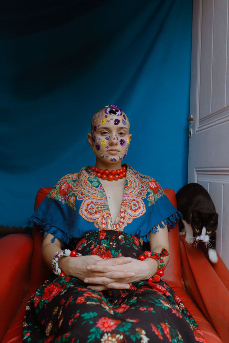 © Mauricio Holc - Katya. With her cat "Michi"