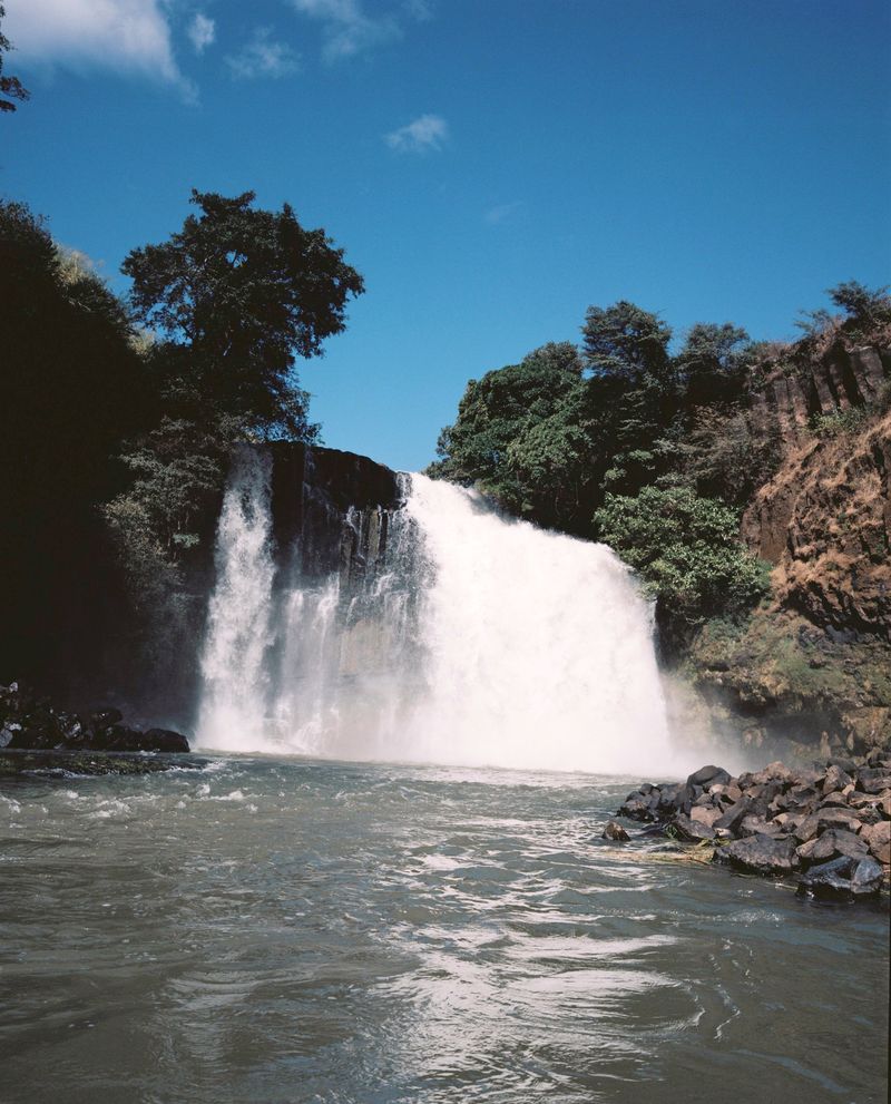 © Charlotte Yonga - Lily waterfalls, Ampefy