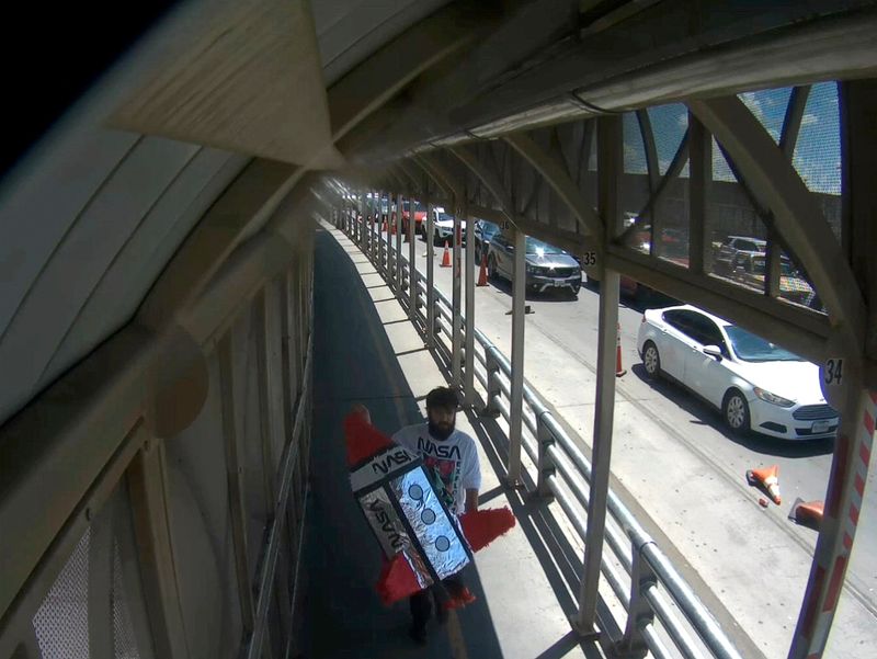 © Alejandro "Luperca" Morales - Image from the Paso del Norte photography project