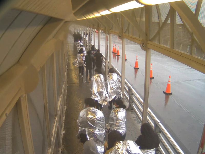 © Alejandro "Luperca" Morales - Deported people using Space Blankets. (Screen_Recording_20210815 -075036_Chrome_exported_58592), 2022