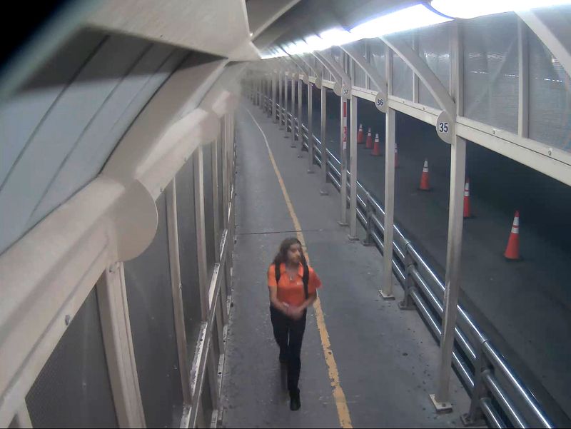 © Alejandro "Luperca" Morales - Whataburger worker (Screenshot_20210803-233438_Chrome), 2022