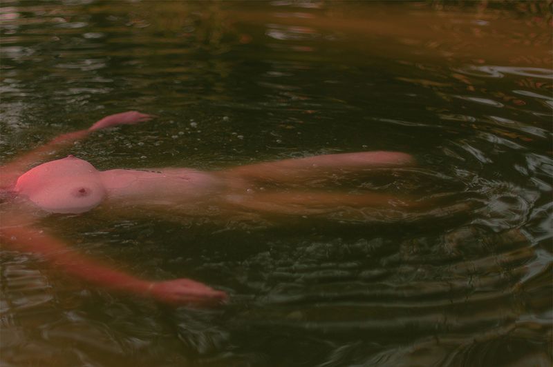 © Johanna Berghorn - Image from the "how do you feel" About growing up female | 3 generations photography project