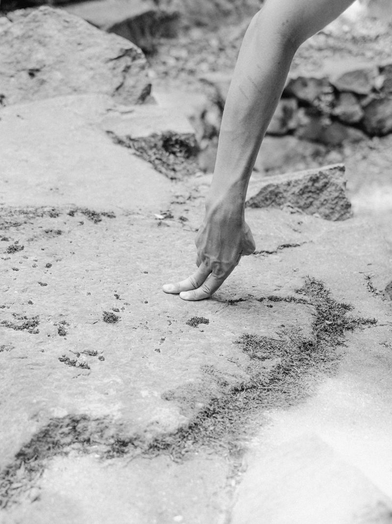 © Chen Chuanduan - Chen Chuanduan, Humans are Bipedal Intelligent Beings, from the series Everett’s Notes, 2024