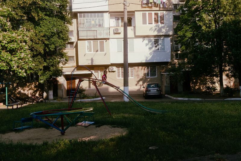 © Dara Petrova - Girl outdoors. Ukraine 2023