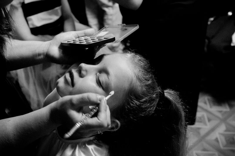 © Dara Petrova - Mother and daughter. Ukraine 2023