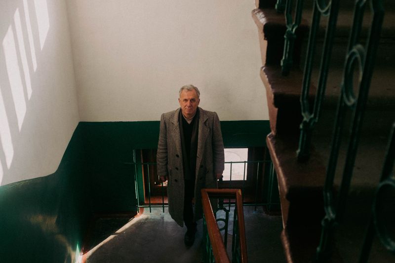 © Dara Petrova - Waiting father. Ukraine 2023