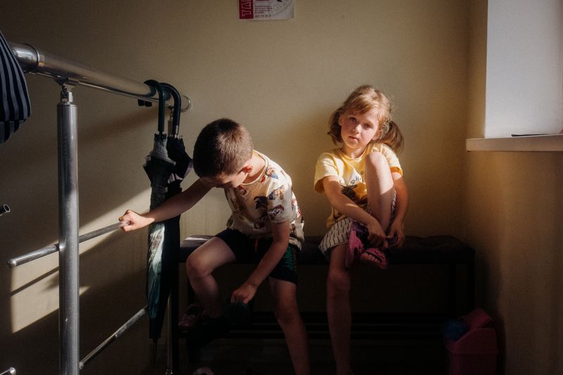 © Dara Petrova - Children before the dance Class. Ukraine 2023