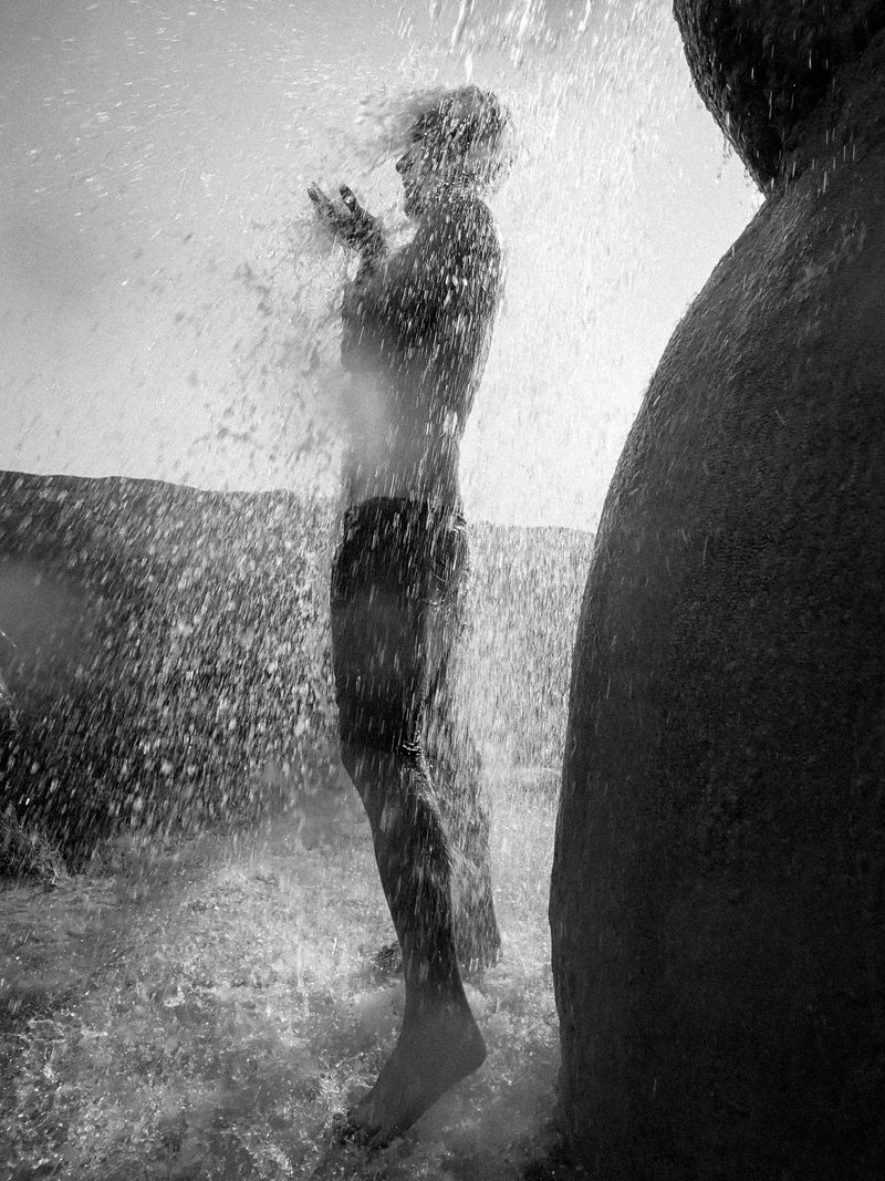 © Laura Fontaine - Undertow