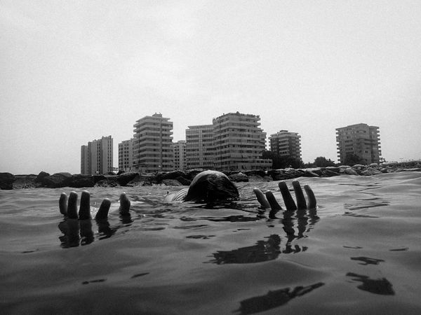 © Laura Fontaine - Undertow