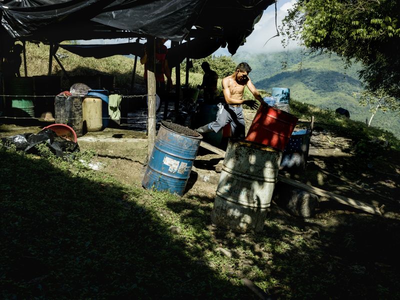 © Mads Nissen - Image from the Sangre Blanca - The Lost War on Cocaine photography project