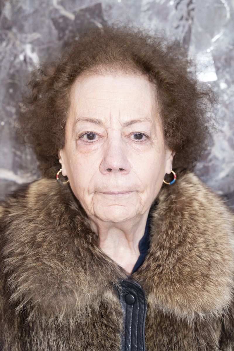 © Manuela Lorente - Image from the ARE YOU WHO I THINK YOU ARE? photography project