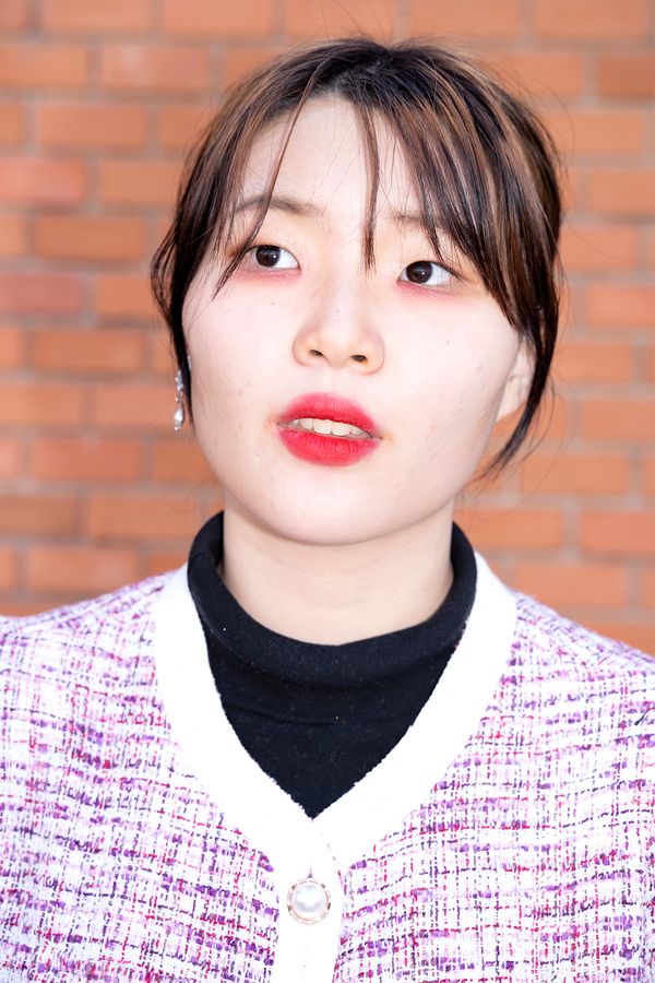 © Manuela Lorente - Image from the ARE YOU WHO I THINK YOU ARE? photography project