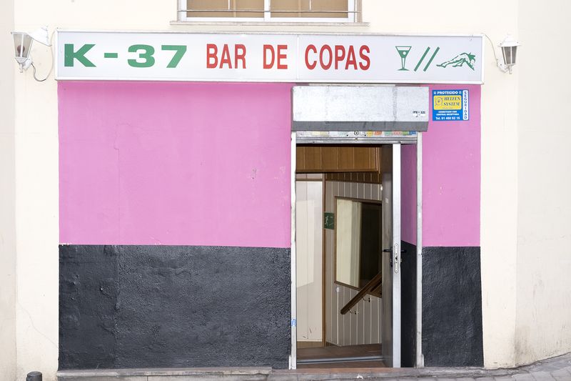 © Manuela Lorente - 8_Meeting place, bar K-37