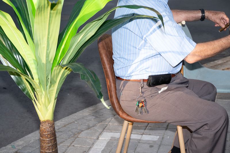 © Manuela Lorente - 22_Neighborhood neighbor. - They say you killed them ... - Who says? - That gives the most!