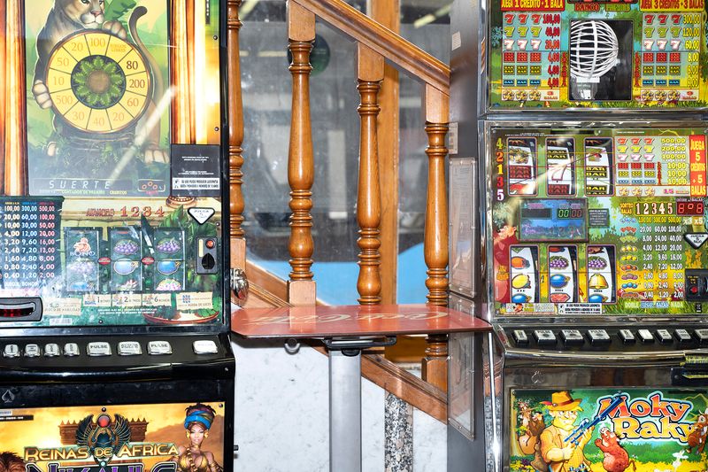 © Manuela Lorente - 23_Neighborhood bar.