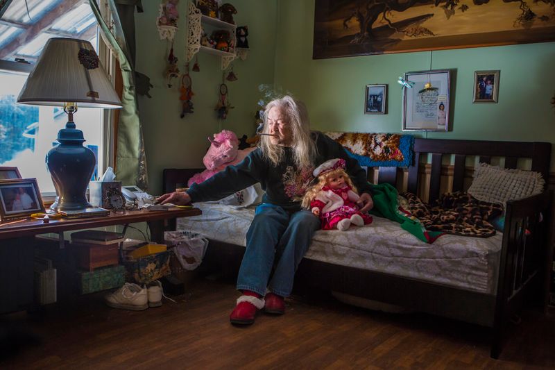 © Barbara Peacock - Betsy 2017 - age 88 - 'I was an artist, now I just look at the pictures.'