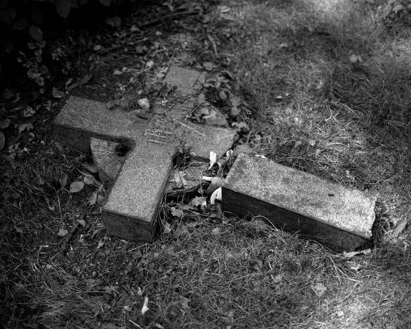 © Ben Dickey - Image from the The Voice That Does Not Ring photography project