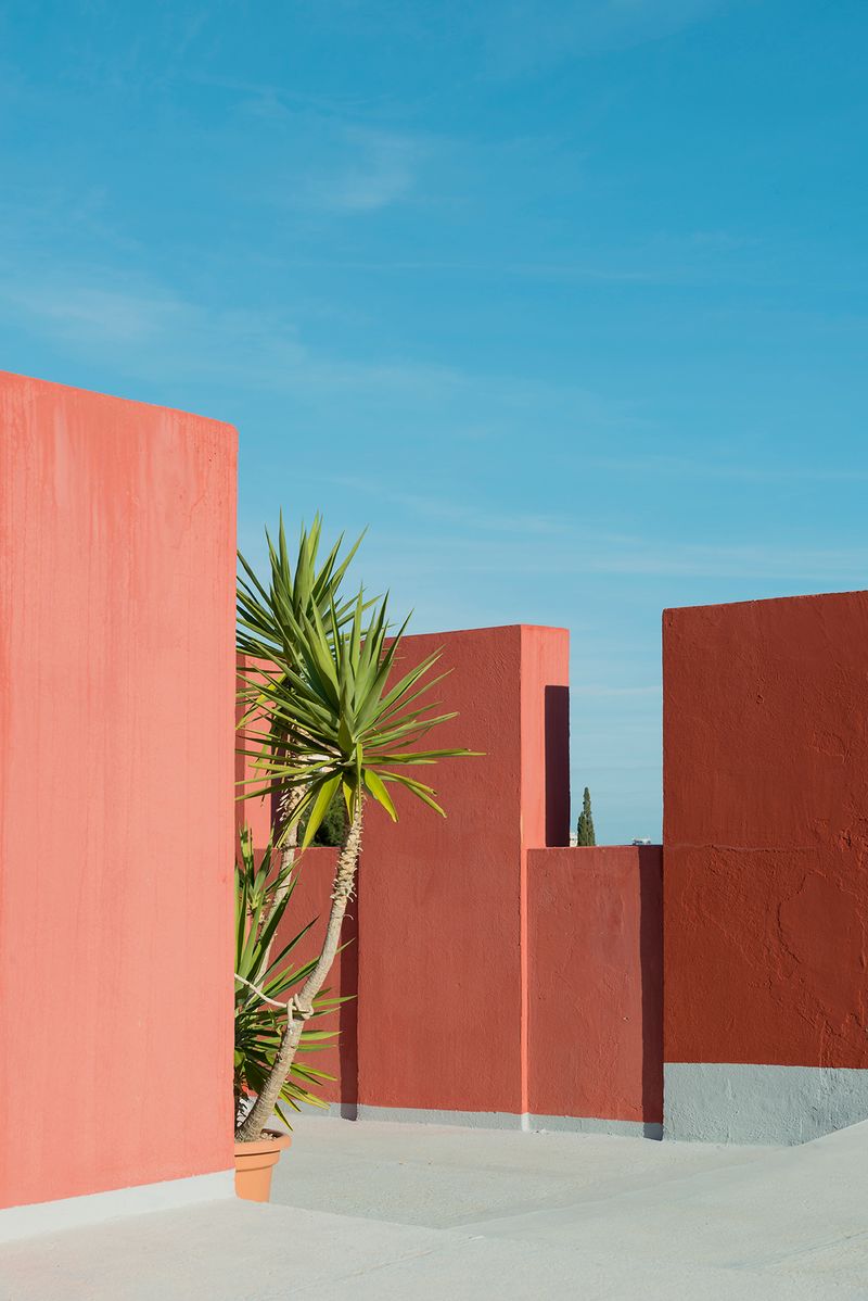 © Andrés Gallardo Albajar - Image from the Muralla Roja photography project