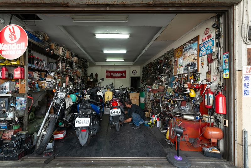 © Andrés Gallardo Albajar - Image from the Life On 2 Wheels - Taiwan photography project