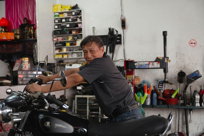 © Andrés Gallardo Albajar - Image from the Life On 2 Wheels - Taiwan photography project