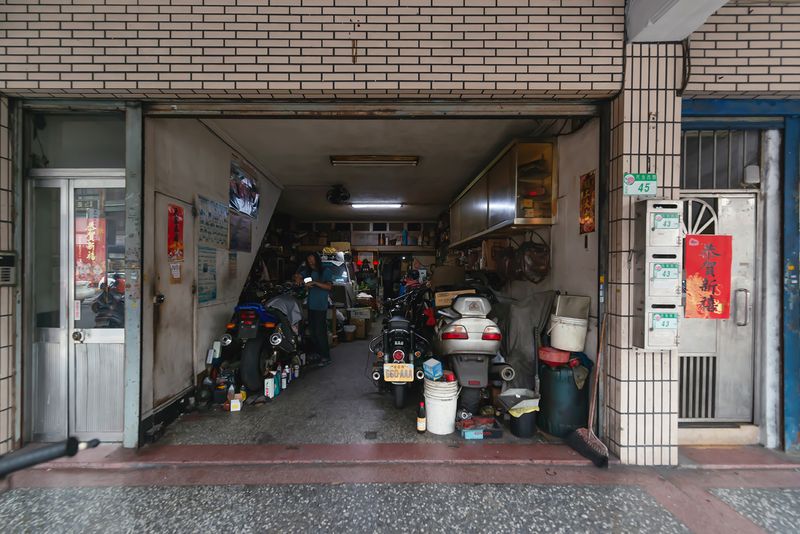 © Andrés Gallardo Albajar - Image from the Life On 2 Wheels - Taiwan photography project