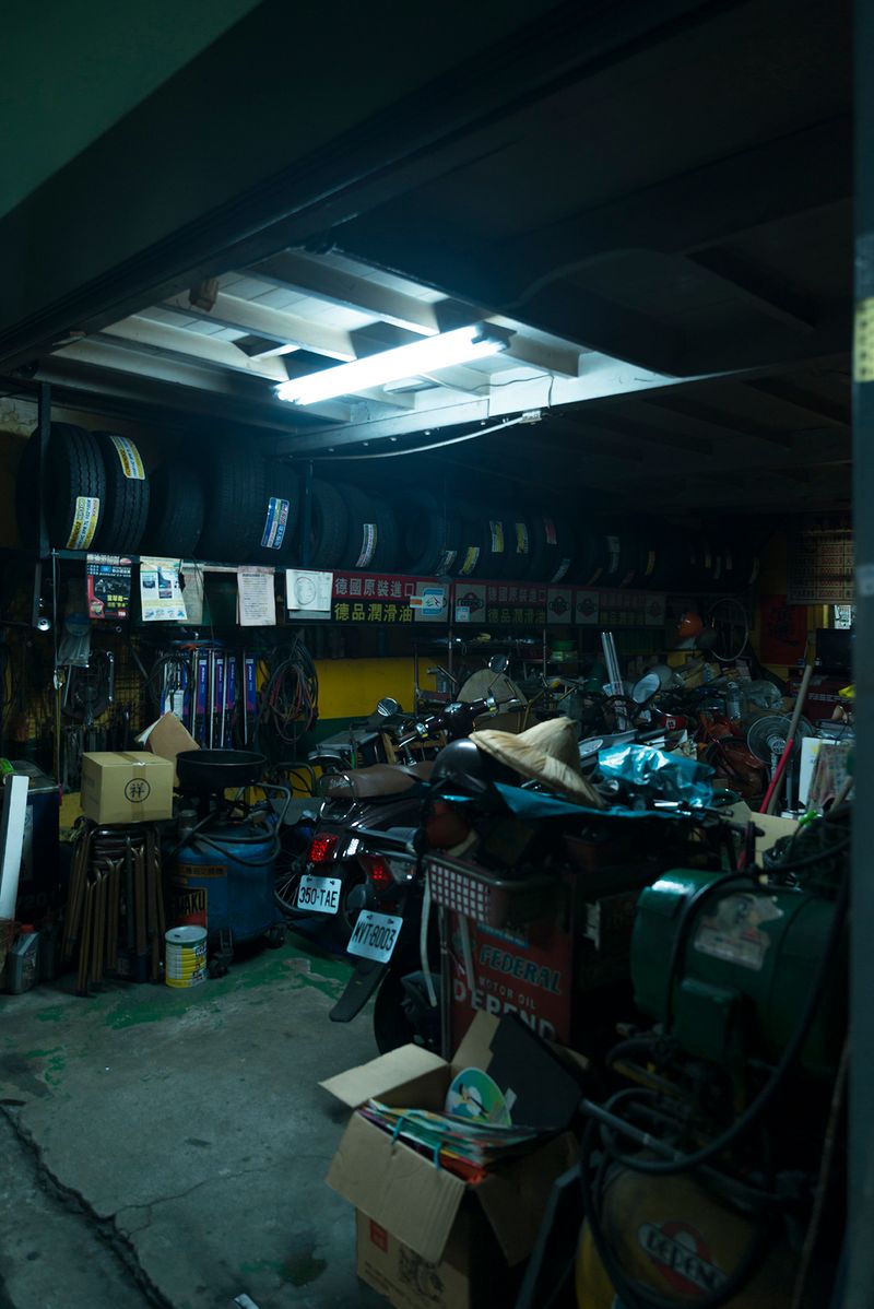 © Andrés Gallardo Albajar - Image from the Life On 2 Wheels - Taiwan photography project