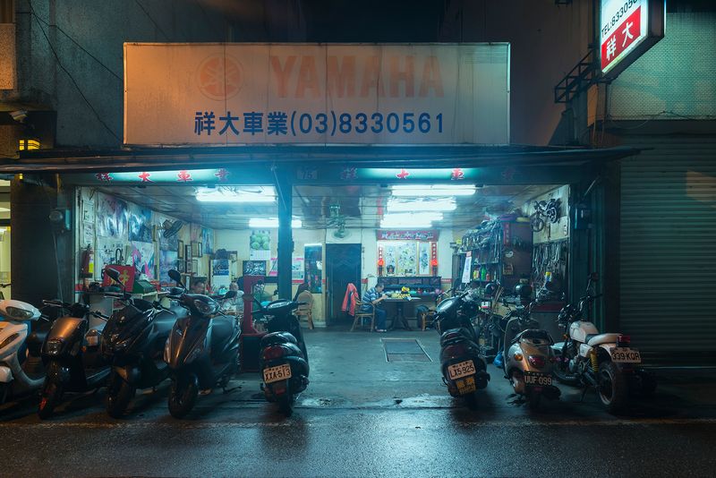 © Andrés Gallardo Albajar - Image from the Life On 2 Wheels - Taiwan photography project