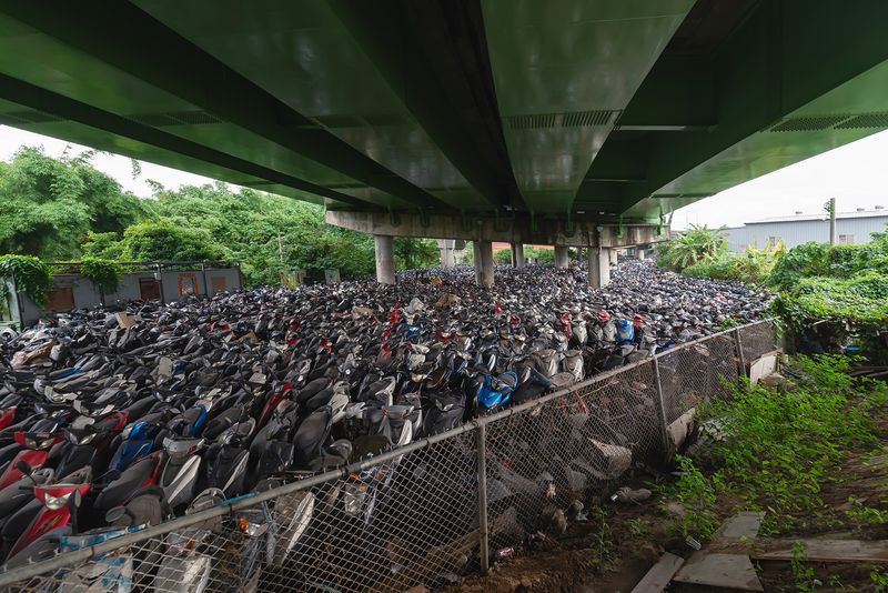 © Andrés Gallardo Albajar - Image from the Life On 2 Wheels - Taiwan photography project