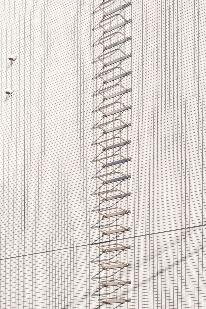 © Andrés Gallardo Albajar - Image from the Perfectly Aligned Japan photography project